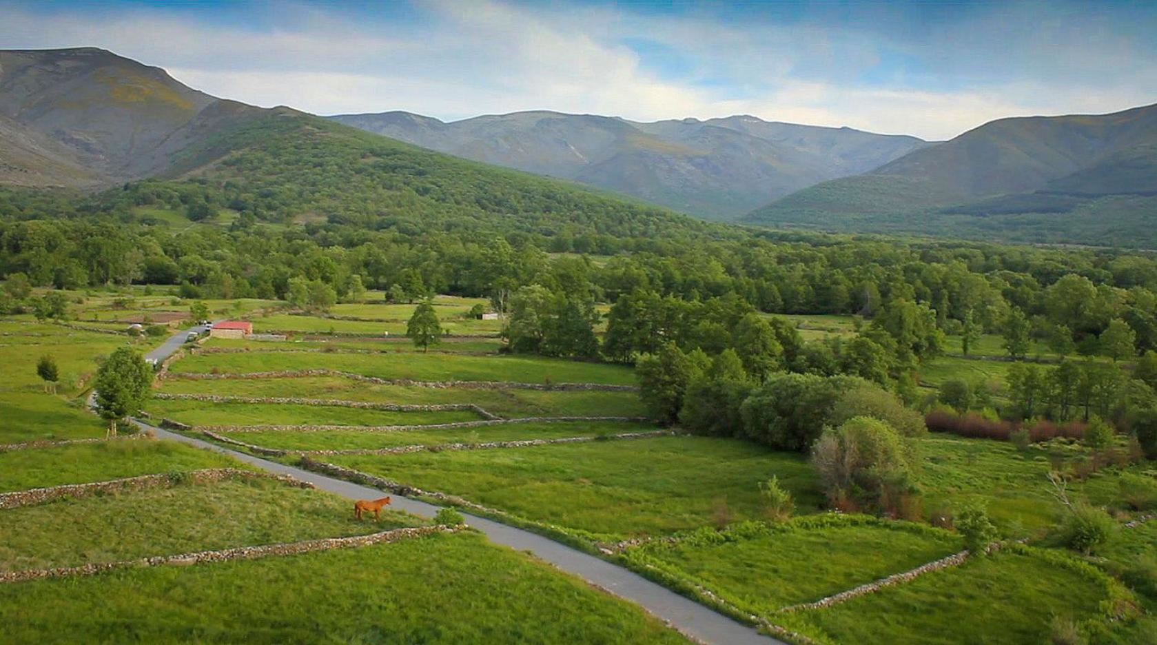 Remanso De Gredos Guest House Navalonguilla Luaran gambar