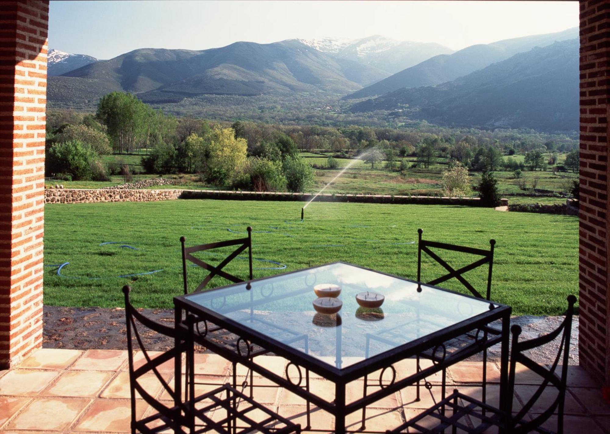 Remanso De Gredos Guest House Navalonguilla Luaran gambar